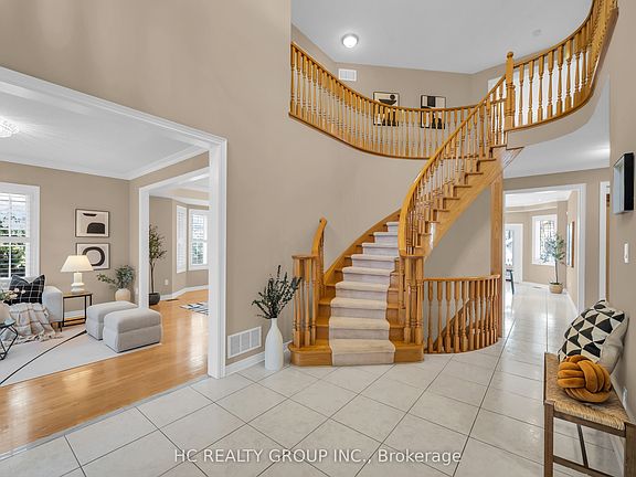 3rd image of 77 Sutcliffe Cres