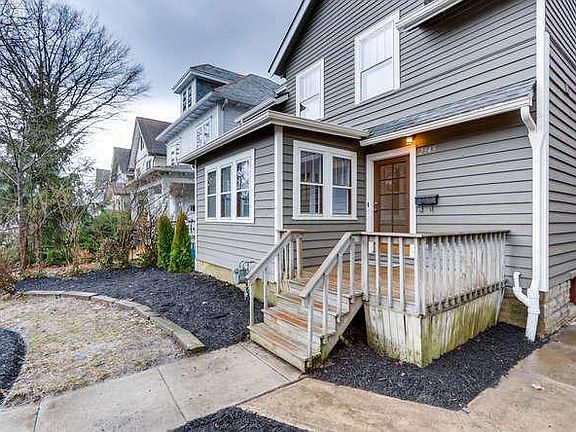 4th image of 2545 Glenmawr Ave