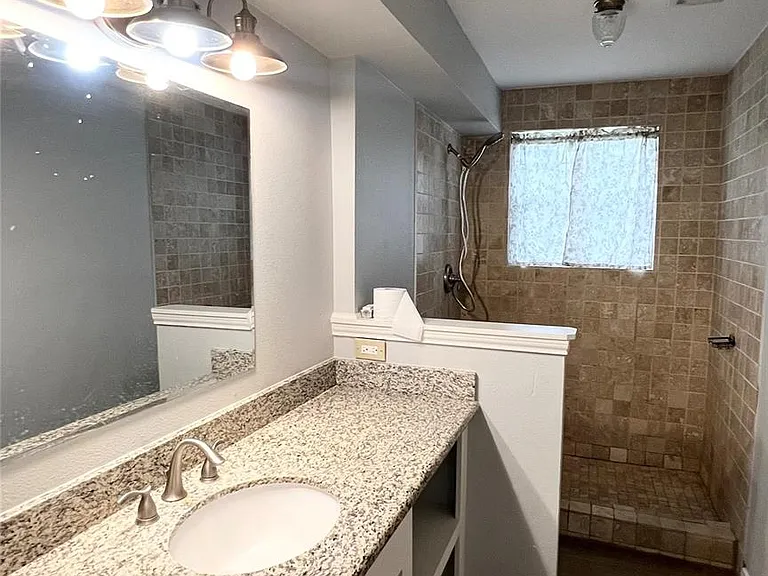 803 Glen Hollow Dr — Photo 17