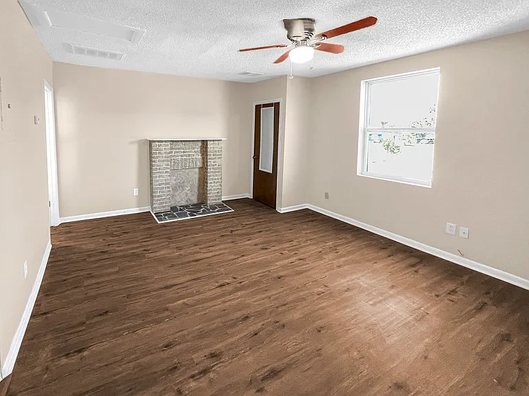321 W Ianthe St #10 — Photo 3