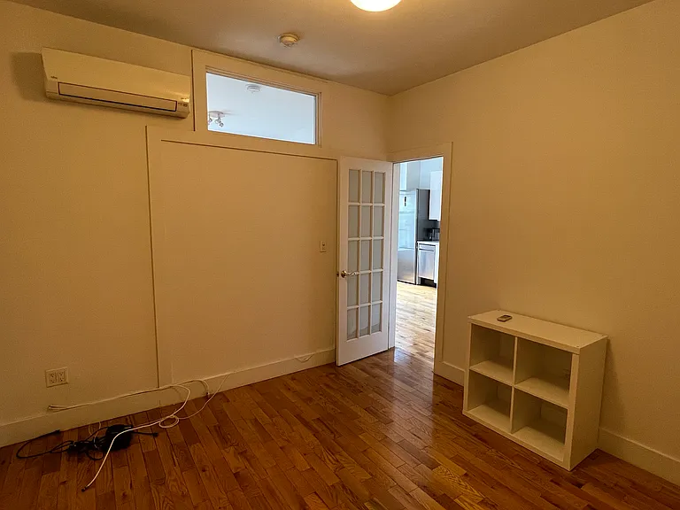 152 Franklin St #2R — Photo 9
