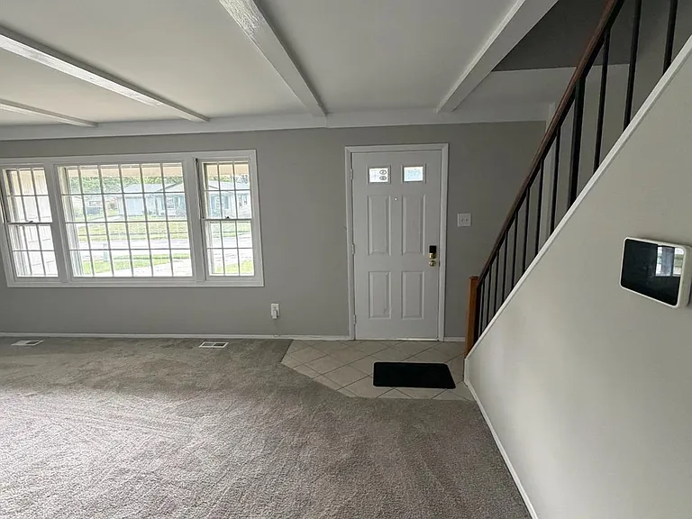 111 Edge Ln — Photo 4