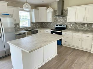 34861 Minnow Ln, Zephyrhills, FL 33541