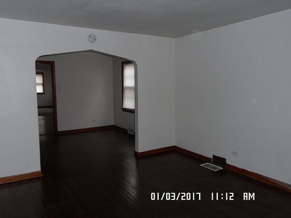 2nd image of 9 E 140th Ct