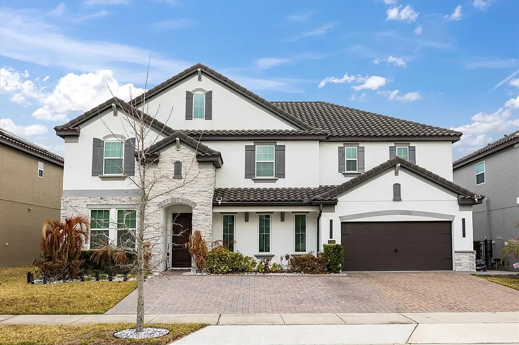 5 bed, 4.5 bath, 3671 sqft, $9,000 — Photo 1