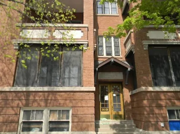 908 W Waveland Ave #2, Chicago, IL 60613