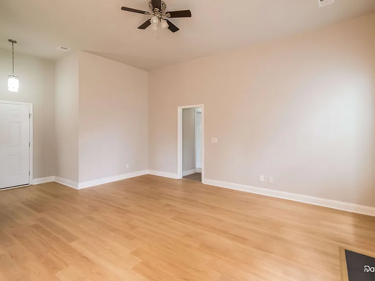 148 Paddock Way — Photo 6