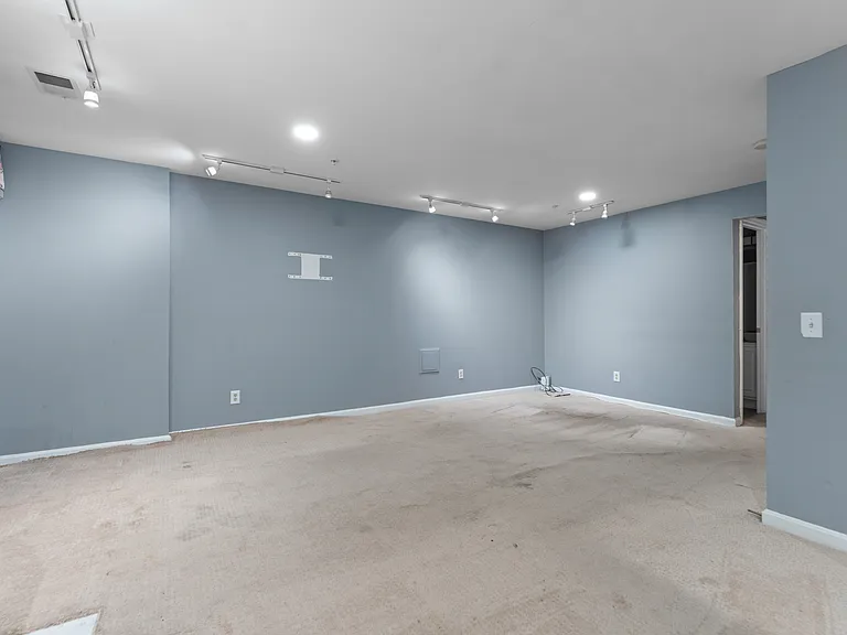 3336 Fordington Pl — Photo 37