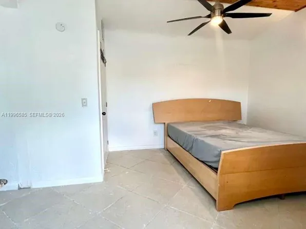 1815 NE 174th St #0, Miami, FL 33162