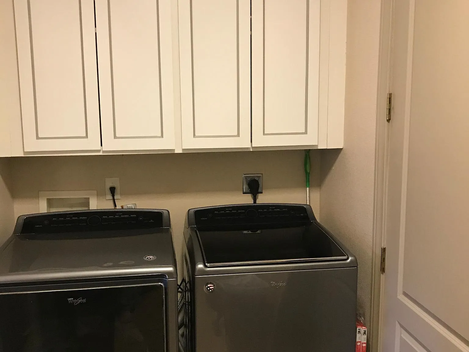 6 bed, 4384 sqft, $4,900 — Photo 3