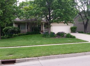 3405 Scenic Valley Dr, West Des Moines, IA 50265