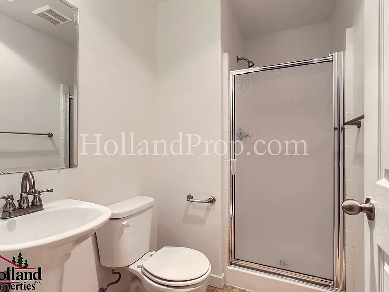 2287 NE Sheffield Ave — Photo 25