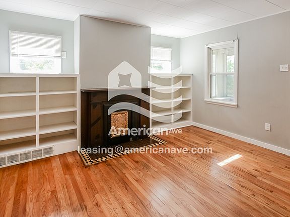 1208158_002_living_room_3.jpg
