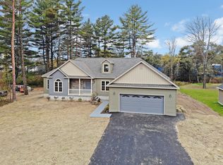 32 Locust Grove Rd, Saratoga Springs, NY 12866