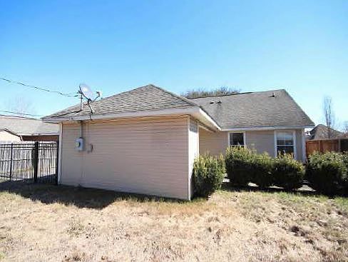 2nd image of 1168 Elvin Dr