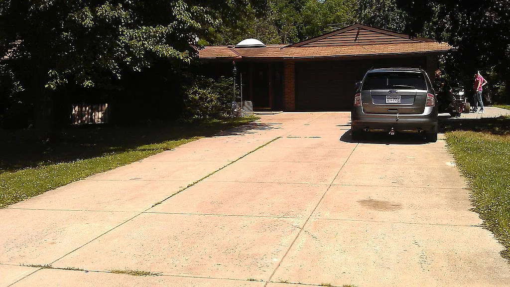 15563 Colebright Dr photo 1