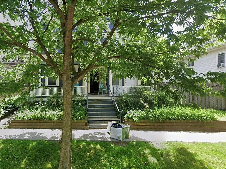 327 Pleasant St — Photo 1