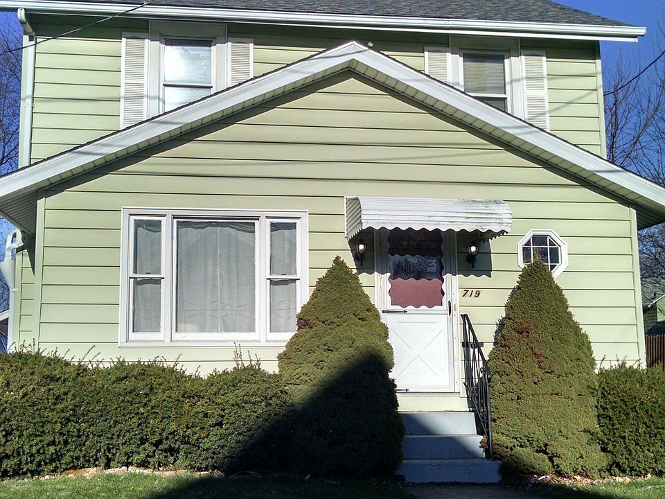 2nd image of 719 Erie St N