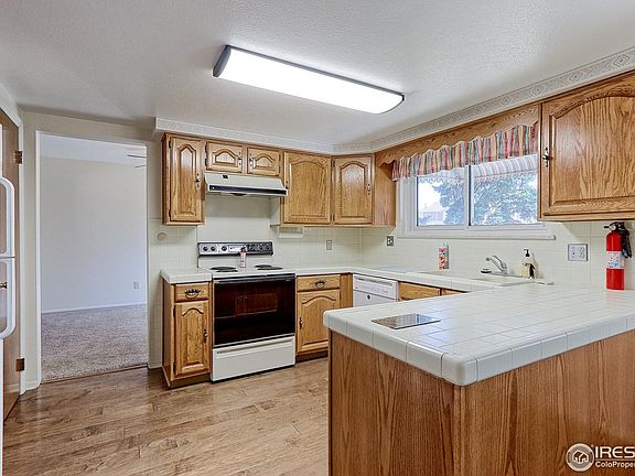 5th image of 9202 W Virginia Pl