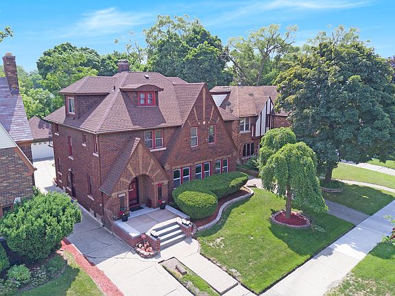4th image of 17166 Parkside St