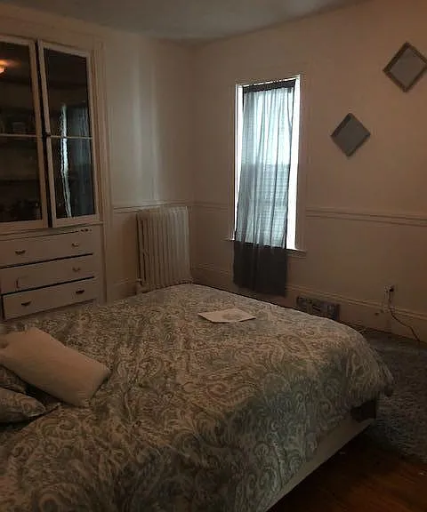 914 E 4th St — Photo 5