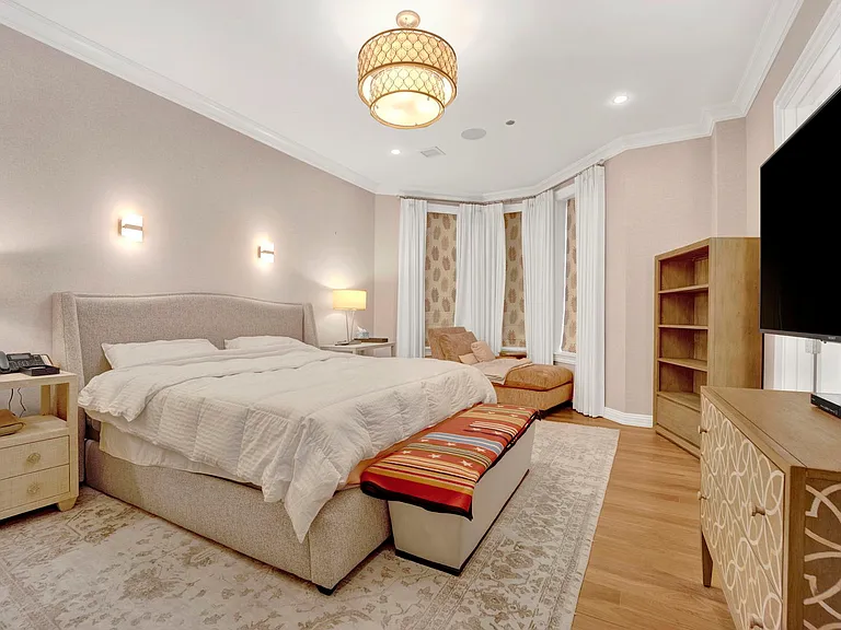 103 E Chestnut St #103 — Photo 13