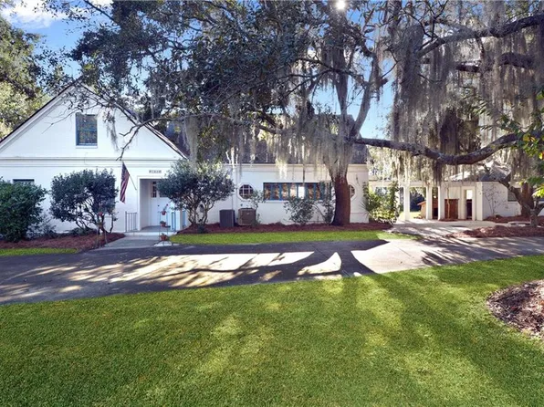 705 Fort King George Dr, Darien, GA 31305