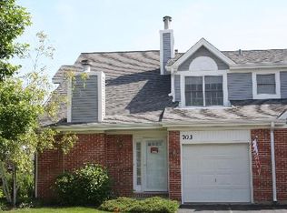 703 Daybreak Ln, Carol Stream, IL 60188