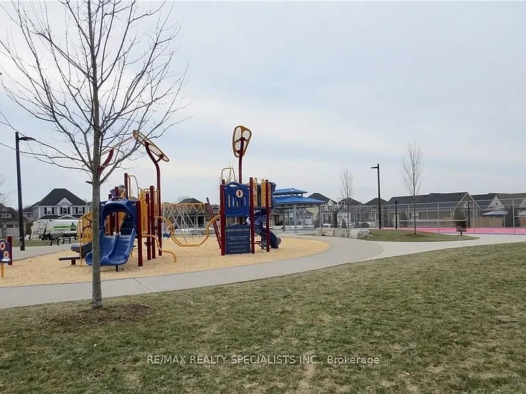 101 Roselawn Cres — Photo 29