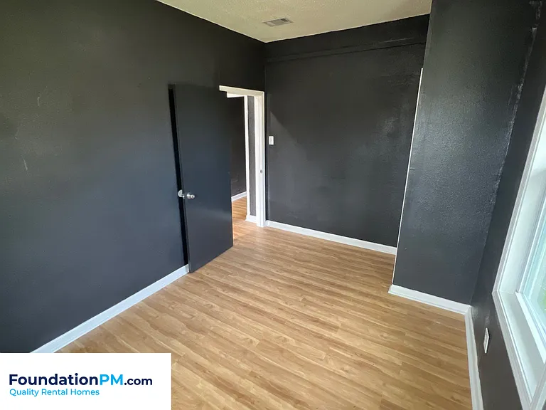 1191 Sylvan St — Photo 6