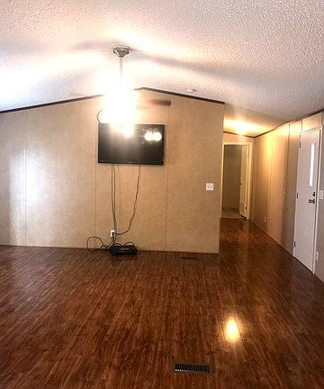 3rd image of 3102 Brown Ave
