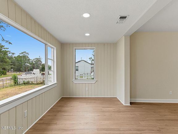 4th image of 4817 MANCHESTER Road