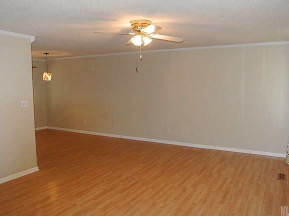 3rd image of 5594 Linville Dr