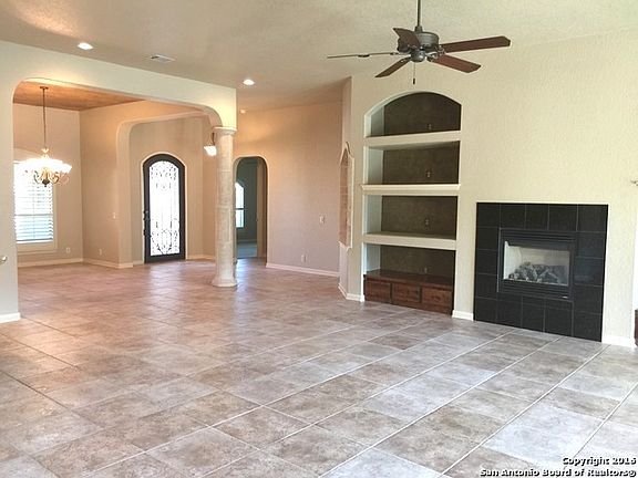 4th image of 18347 Point Bluff Dr