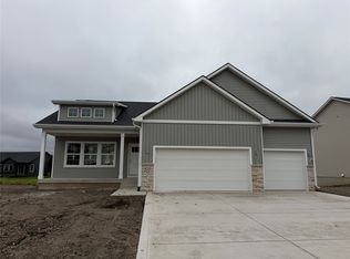 655 NW Georgetown Dr, Waukee, IA 50263