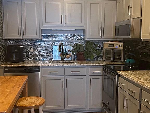 5th image of 3825 Miramonte Pl #108B
