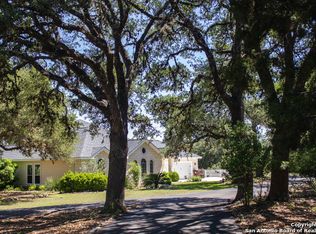 735 Kreutzberg Rd, Boerne, TX 78006