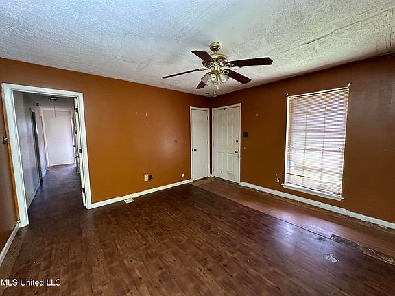 5th image of 204 Belva Dr