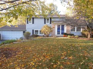 11 Old Post Rd, Fairport, NY 14450