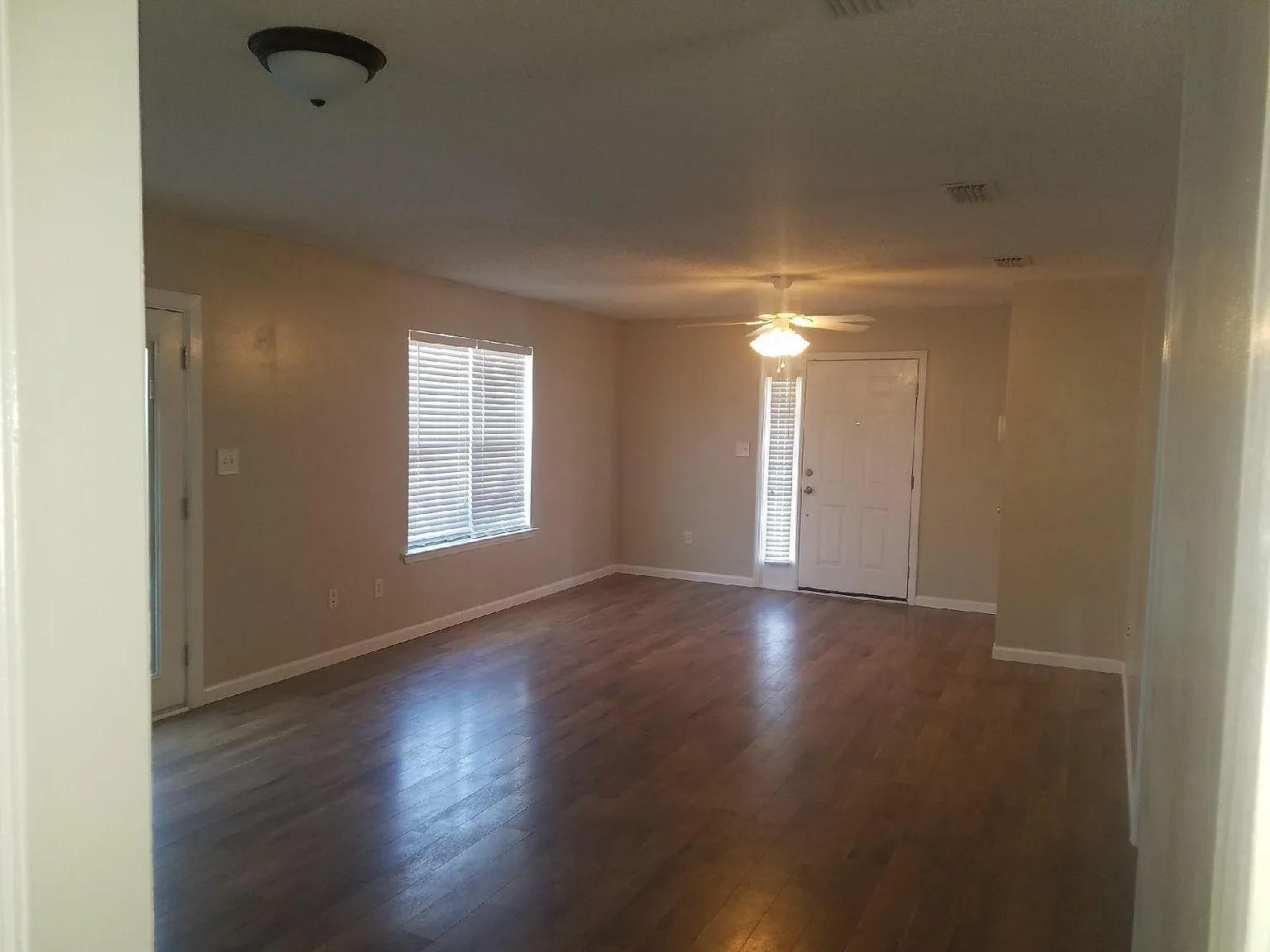 3 bed, 2.0 bath, 1473 sqft, $1,800 — Photo 3