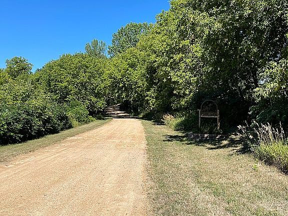 driveway from road