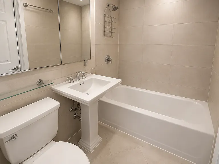 239 W 14th St #2A — Photo 6