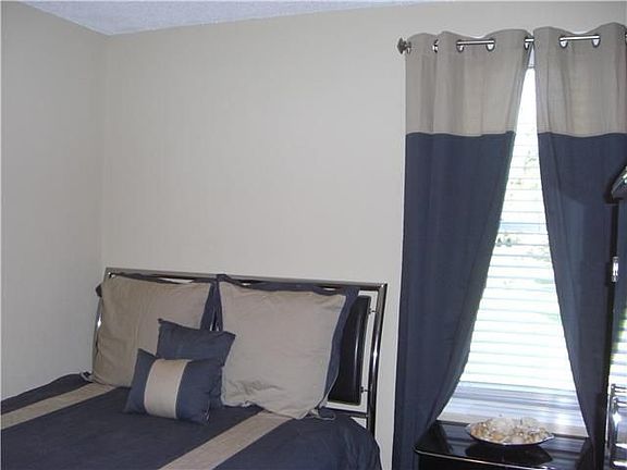 4th image of 420 Barksdale Dr