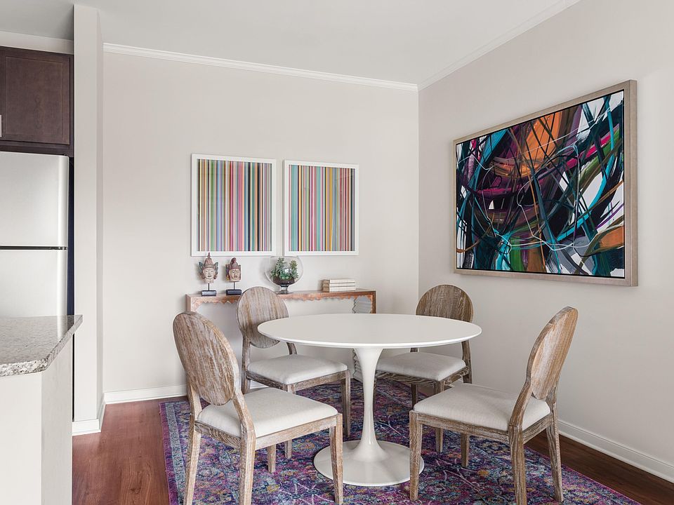 Colony at Centerpointe - Dining Area