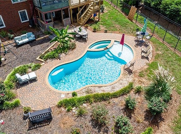 2nd image of 15711 Pine St #3