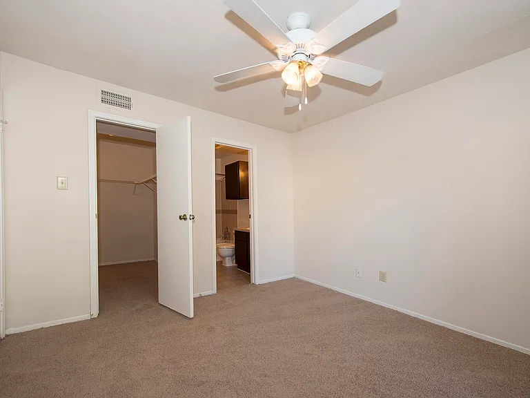 2911 Sycamore Springs Dr — Photo 34