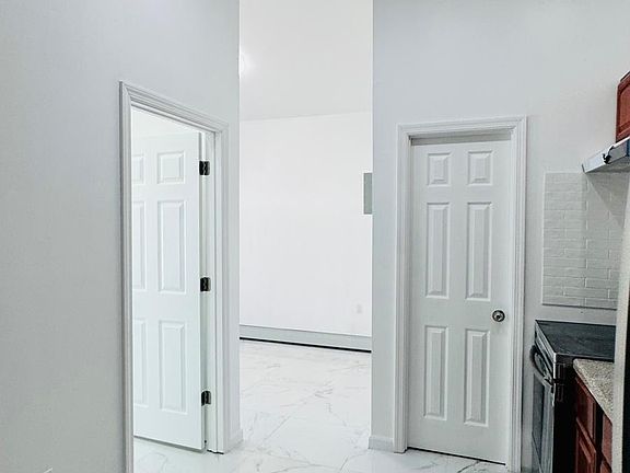 4th image of 42 Columbo Dr