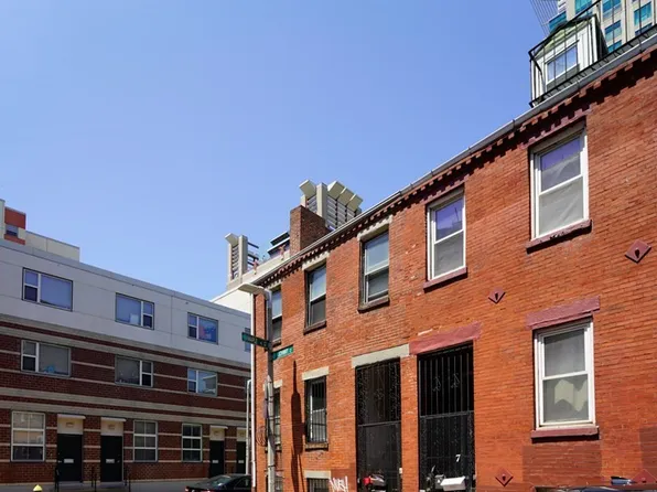 9 Johnny Ct, Boston, MA 02111