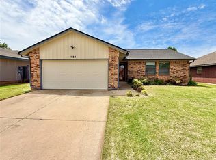 121 Bellgate Dr, Yukon, OK 73099