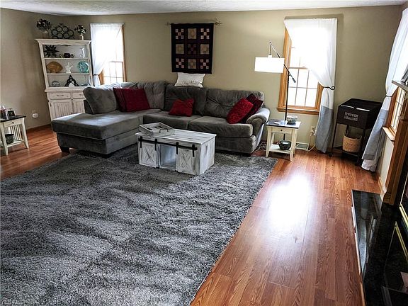 5th image of 3057 Stockbridge Dr